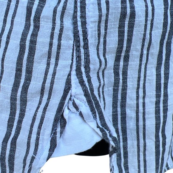 🌸4/$50🌸 Longsleeved Gray and White Striped Tunic - Picture 8 of 16